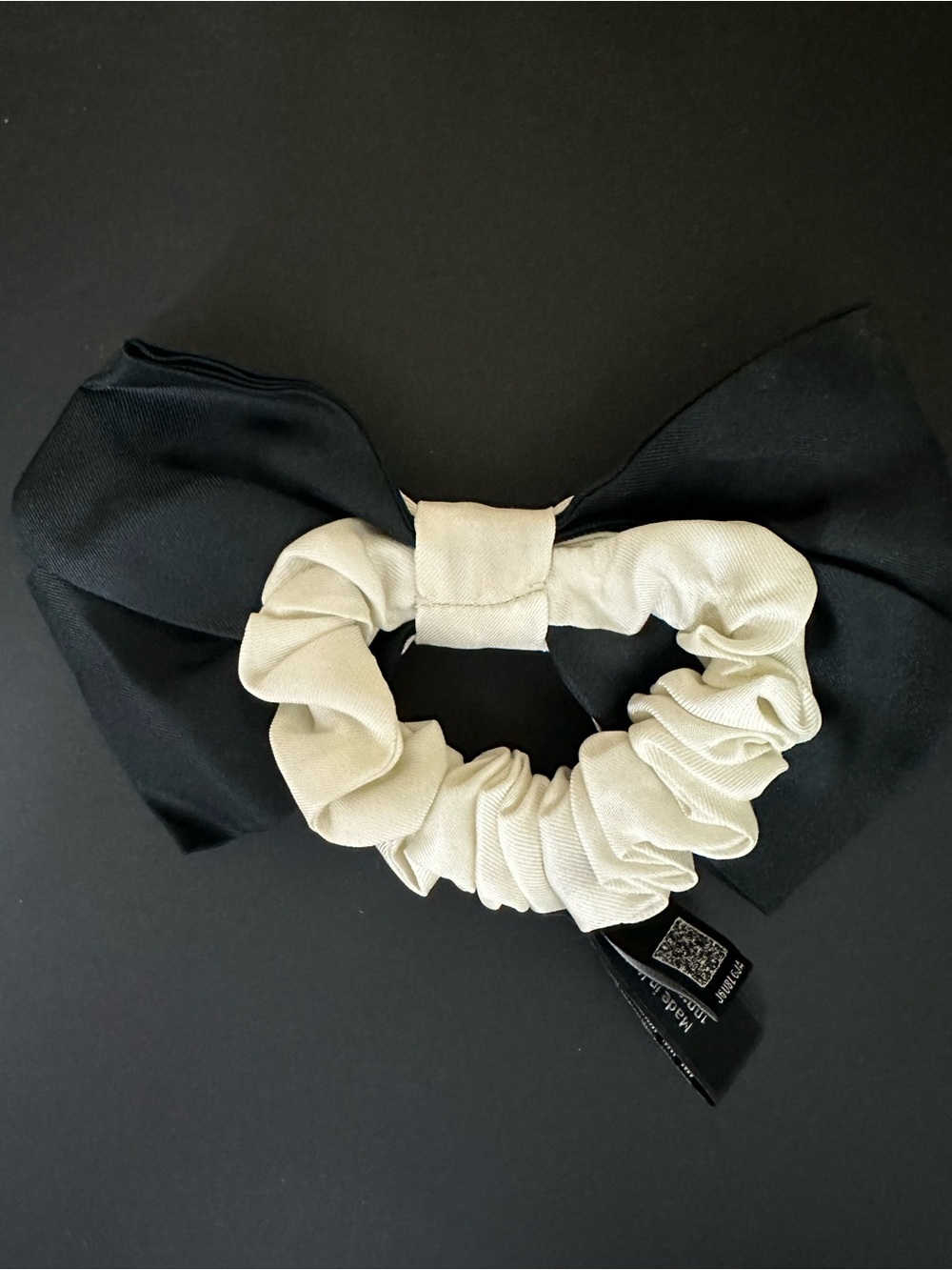 CHANEL Black & Ivory Two-Tone Bow Scrunchie - Picture 14 of 16